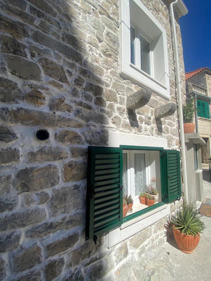 Apartman Oleandar Kaštela Esterno foto