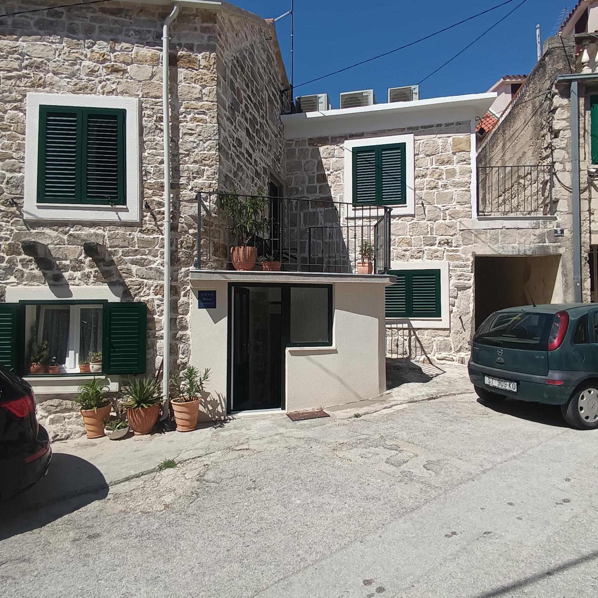Apartman Oleandar Kaštela Esterno foto