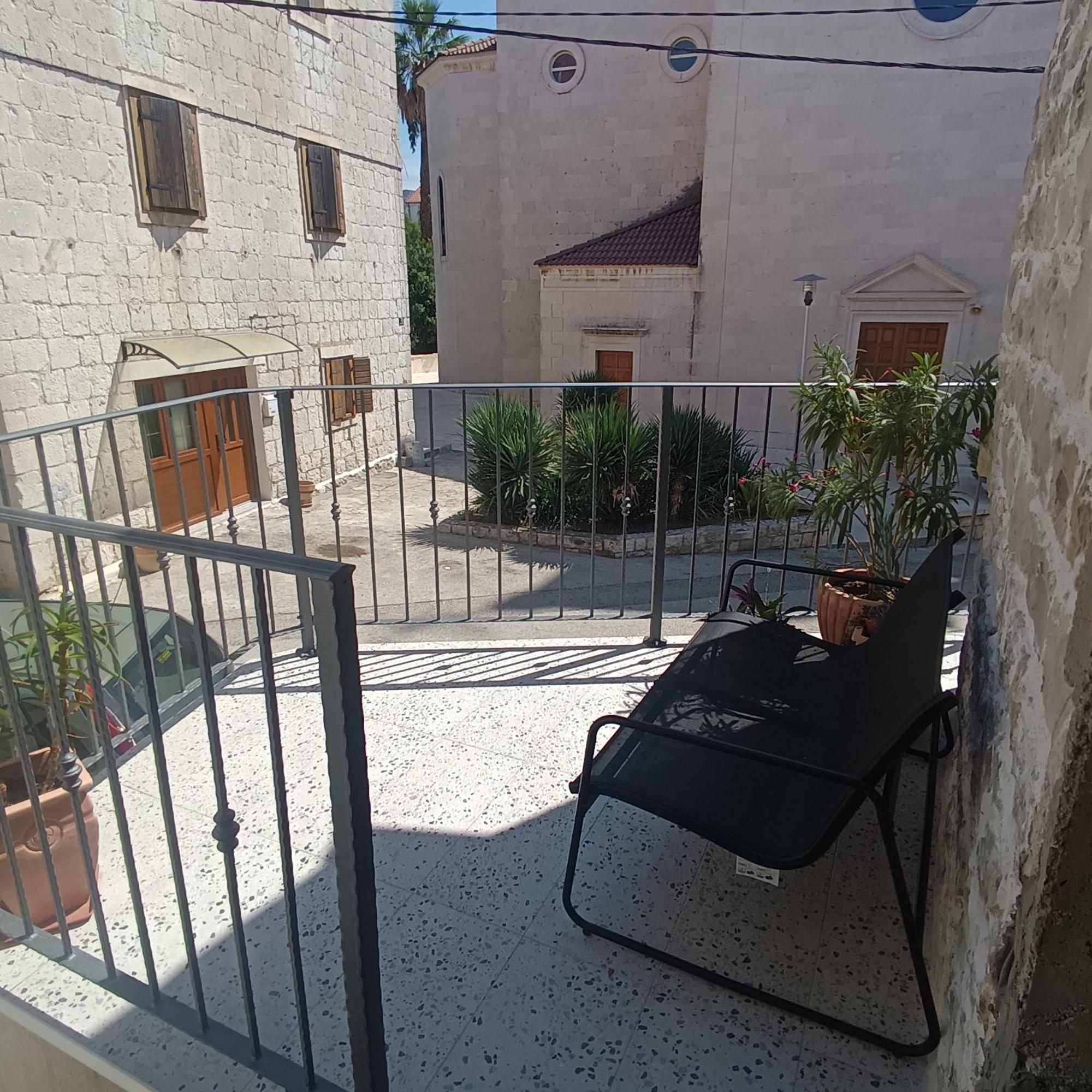 Apartman Oleandar Kaštela Esterno foto